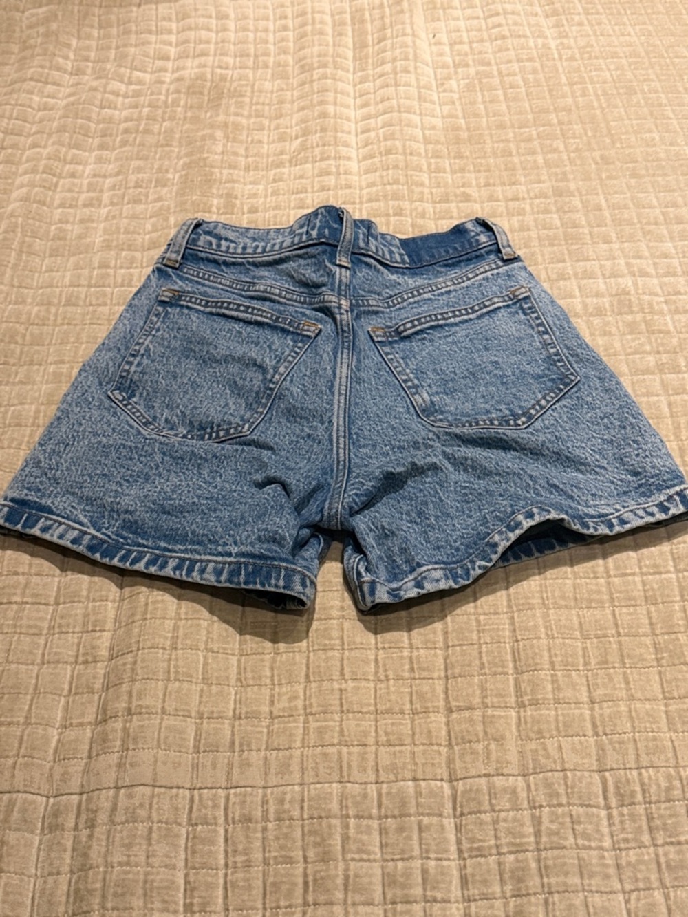 ABERCROMBIE & FITCH HIGH RISE DAD DENIM SHORTS LIGHT BLUE DENIM - Picture 9 of 13